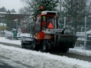 Höör, kisváros Svédországban - 7000 lakossal - kerékpárút/sáv hó eltakarítása.