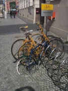 még egy dugóhúzó roncsokkal